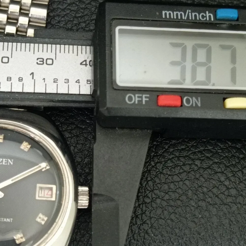 Vintage 1975 Citizen Manual Mens Silver Watch W/daydate & Black accents